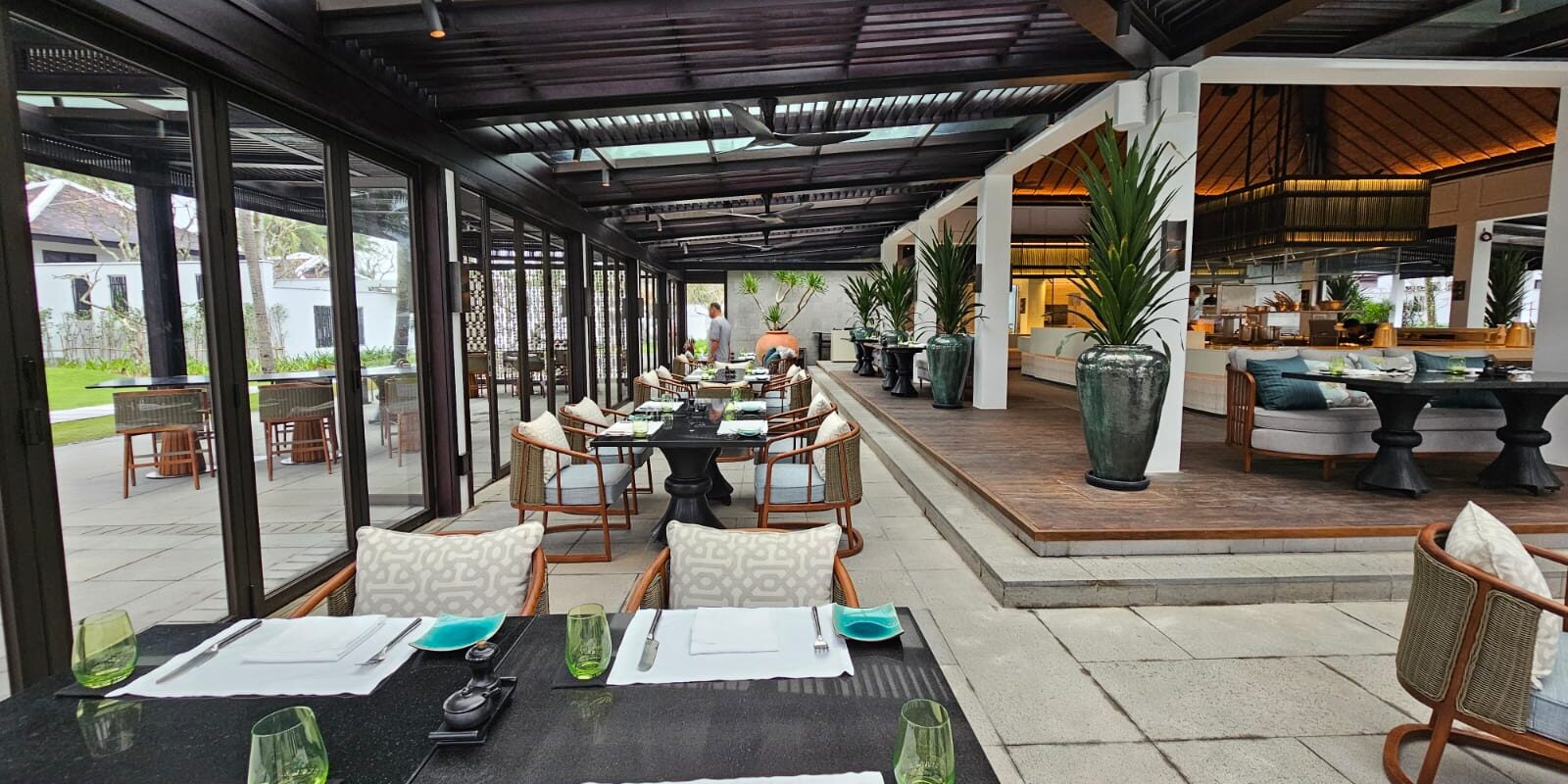 FF&E – BEACH FRONT RESTAURANT