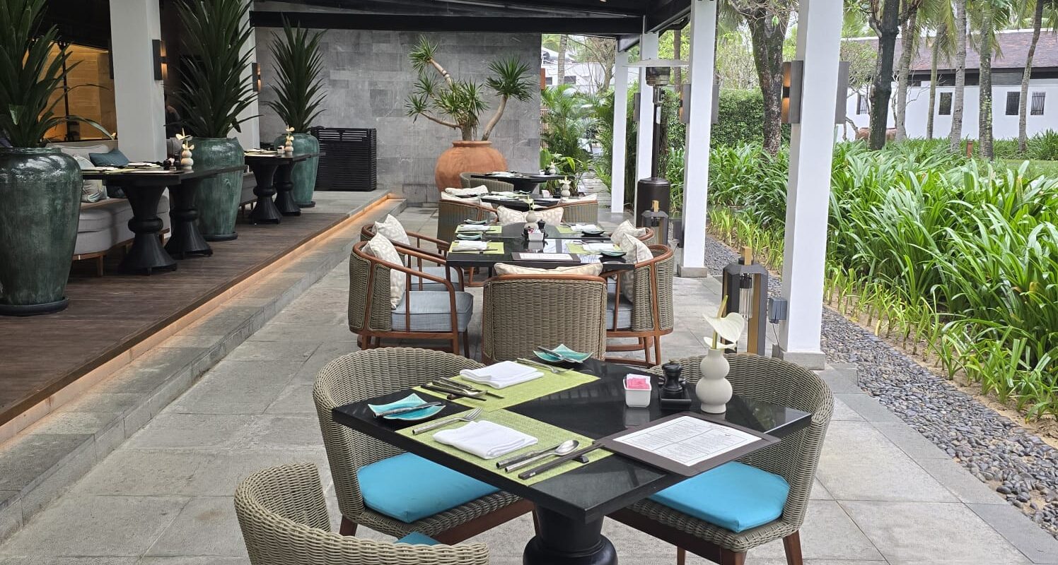 FF&E – BEACH FRONT RESTAURANT