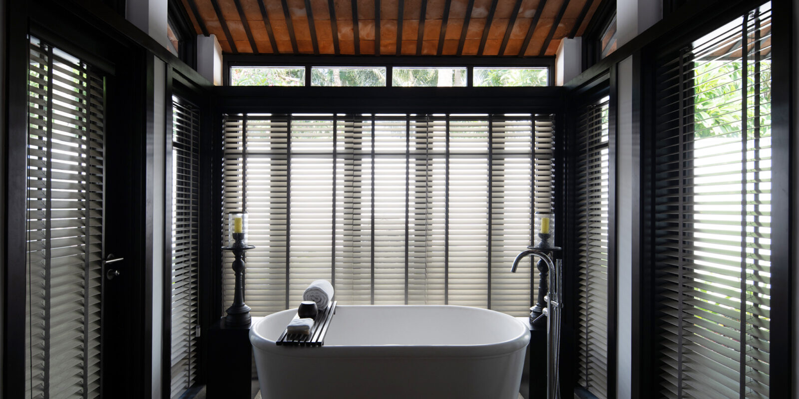 VILLA BATHROOM